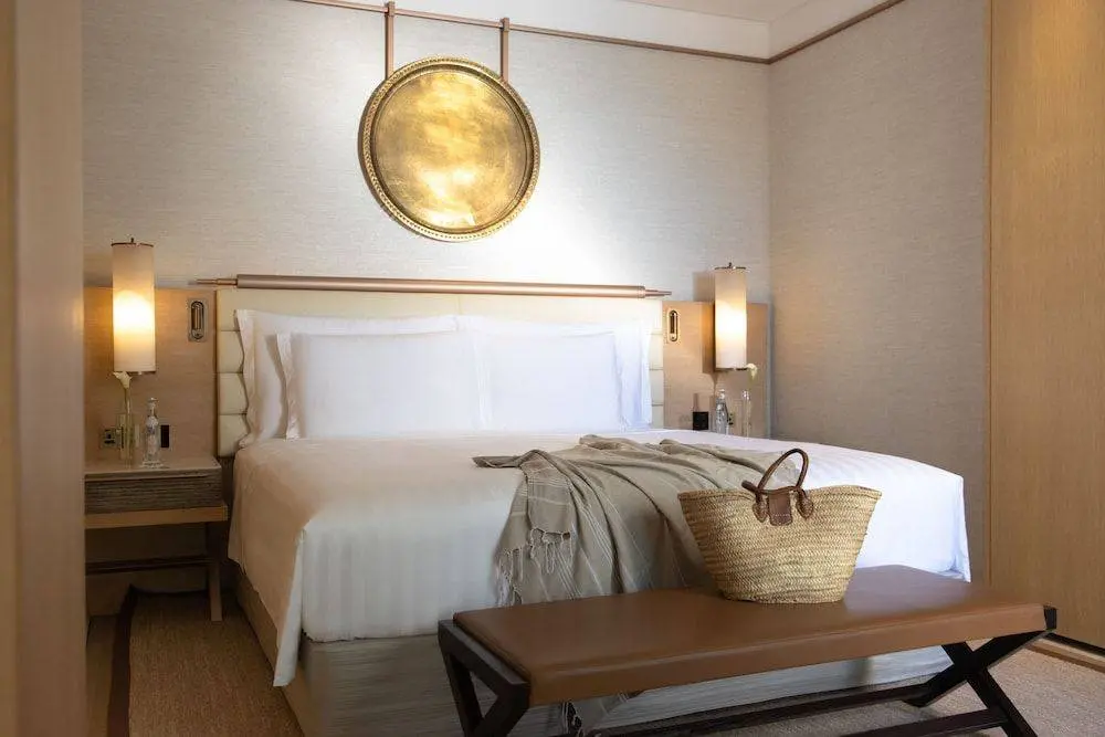 1. 1 Jumeirah Guest Room 1