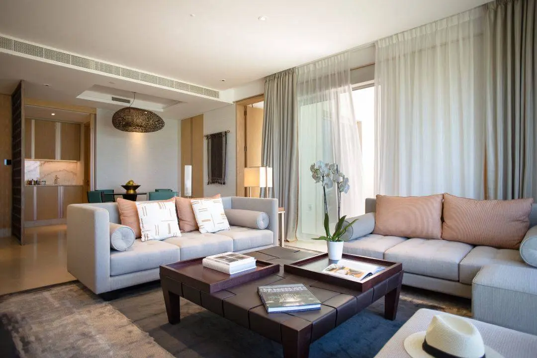 Jumeirah Suit
