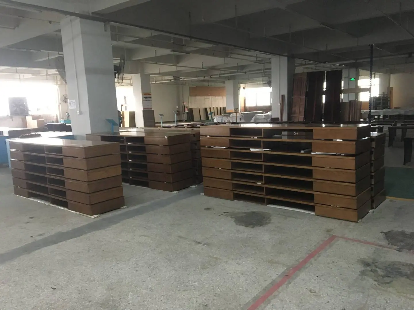 Luaggage rack with desk (3)