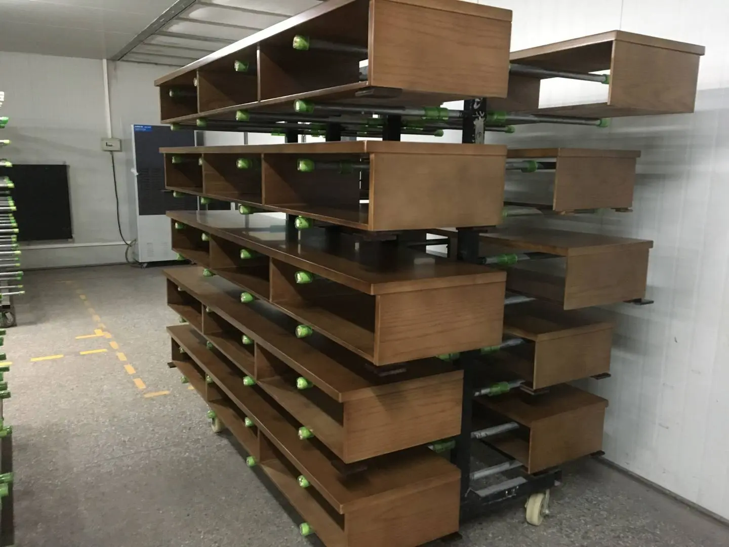 Luaggage rack with desk (6)